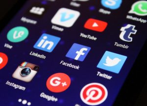 Read more about the article Social Media: the Application of Sociological Perspectives