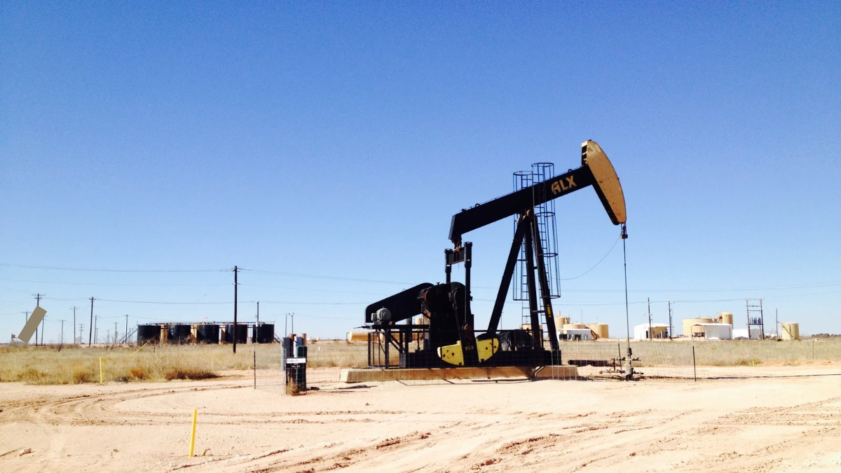 You are currently viewing Is Tech the New Oil? A Deep Dive into the Lucrative World of Technology