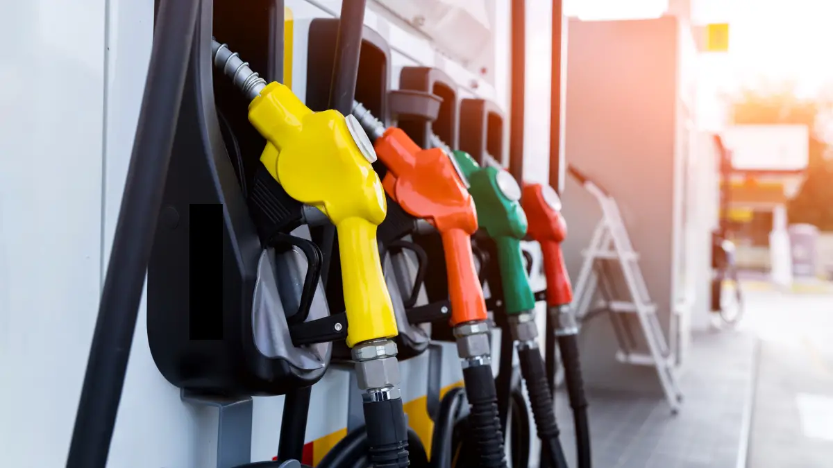 You are currently viewing Fuelling the Future: Petrol Vs. Compressed Natural Gas (CNG)