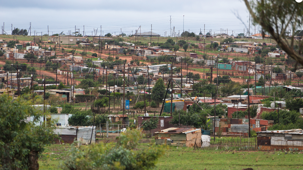 You are currently viewing Urbanization, slums and the Environment: Nigeria’s Cities Caught Between Growth and Collapse